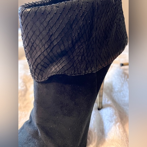Elizabeth & James Black Rizzo Cuffed Snakeskin Booties with Metallic Heel-8.5 B - Picture 10 of 13